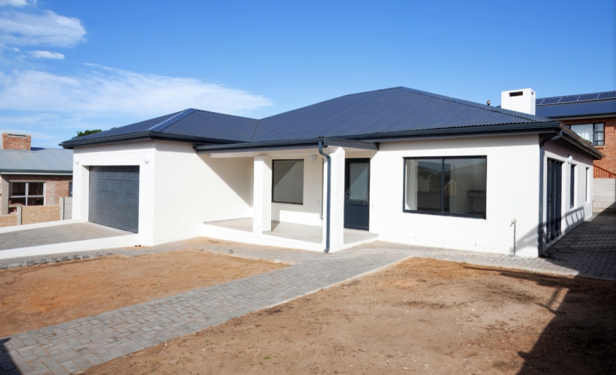 3 Bedroom Property for Sale in Stilbaai Wes Western Cape